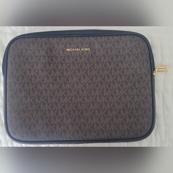 NWOT Michael Kors Brown IPAD Bag - Picture 1 of 6